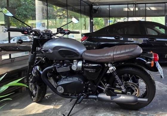 TRIUMPH BONNEVILLE T120 BLACK 1200 